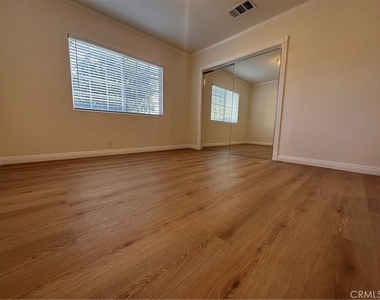 725 Longden Drive - Photo Thumbnail 6