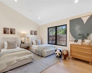 5200 Armida Drive - Photo Thumbnail 18