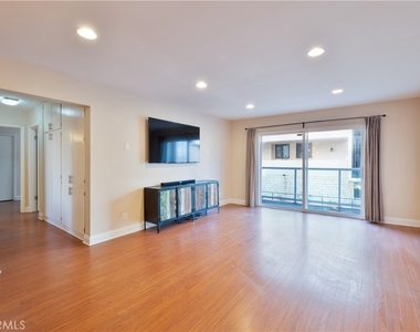 15 15th Street - Photo Thumbnail 6