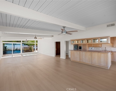 3045 Crownview - Photo Thumbnail 13