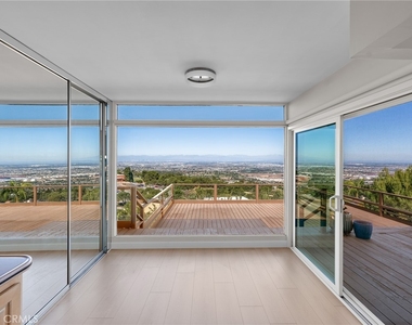 3045 Crownview - Photo Thumbnail 12