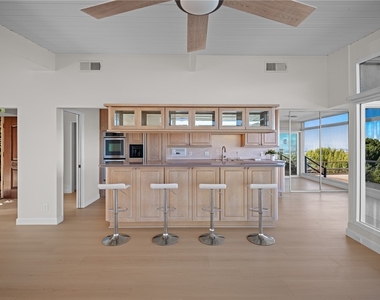 3045 Crownview - Photo Thumbnail 14
