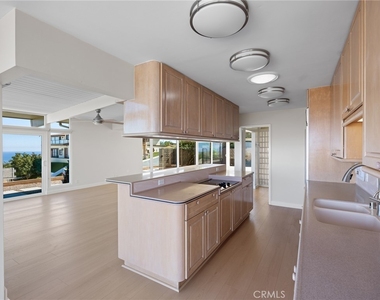 3045 Crownview - Photo Thumbnail 16