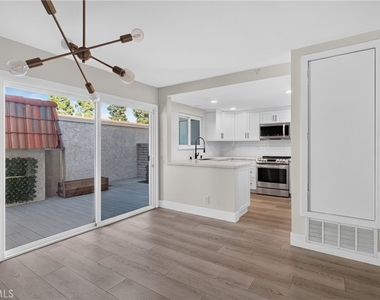 27935 Ridgebrook Court - Photo Thumbnail 7