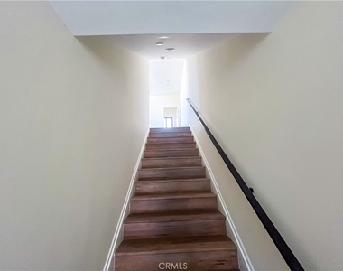 665 W.11th St - Photo Thumbnail 5