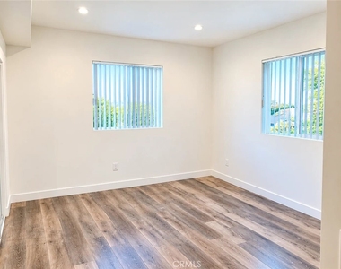 3996 La Salle Avenue - Photo Thumbnail 4