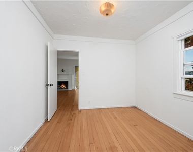 2511 Ozone Court - Photo Thumbnail 8