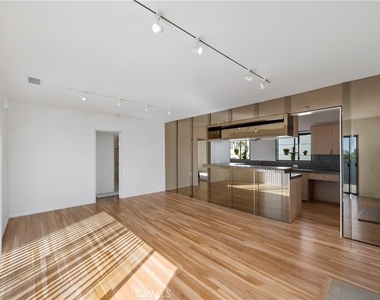 2513 Ozone Court - Photo Thumbnail 3