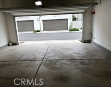 213 Paramount - Photo Thumbnail 24