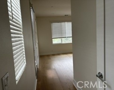 213 Paramount - Photo Thumbnail 19