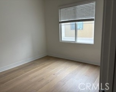 213 Paramount - Photo Thumbnail 13