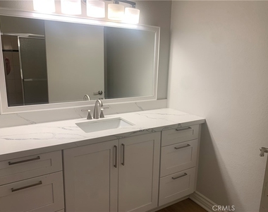 2960 Champion Way - Photo Thumbnail 12