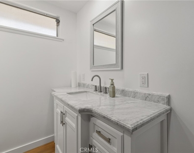 9060 Suva St - Photo Thumbnail 30