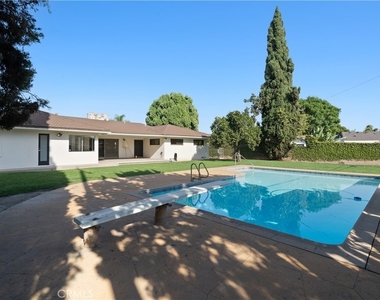 9060 Suva St - Photo Thumbnail 36