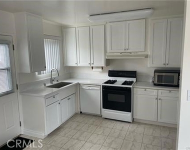 435 Hamilton Street - Photo Thumbnail 9