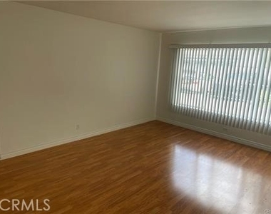 435 Hamilton Street - Photo Thumbnail 2