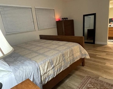 5033 Camino Playa Acapulco - Photo Thumbnail 20