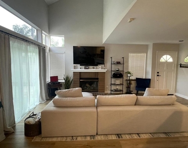 5033 Camino Playa Acapulco - Photo Thumbnail 9