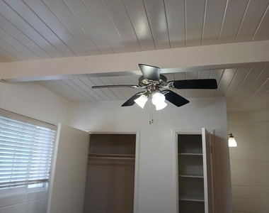 1575 Laurel Street - Photo Thumbnail 4