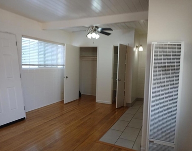 1575 Laurel Street - Photo Thumbnail 2