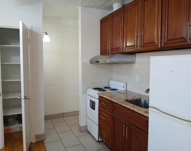 1575 Laurel Street - Photo Thumbnail 8