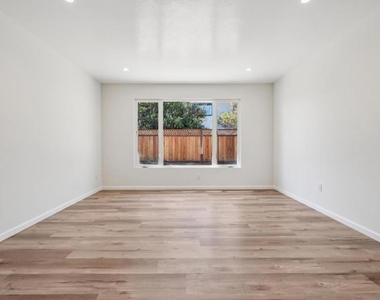 700 Gull Avenue - Photo Thumbnail 10
