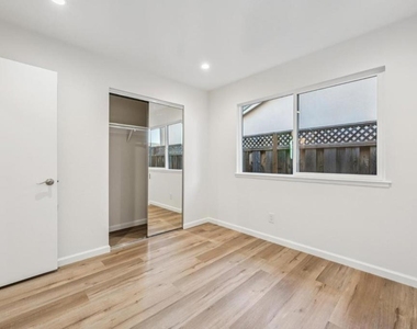 700 Gull Avenue - Photo Thumbnail 56