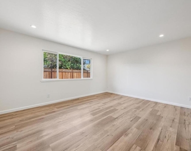 700 Gull Avenue - Photo Thumbnail 49