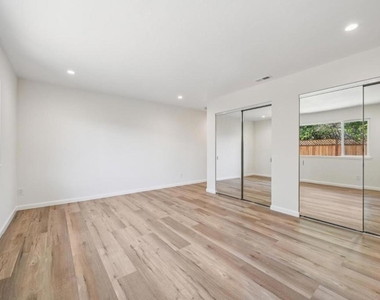 700 Gull Avenue - Photo Thumbnail 47