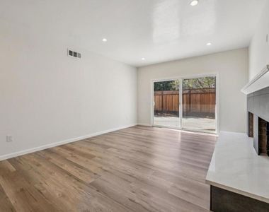 700 Gull Avenue - Photo Thumbnail 22