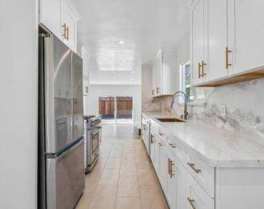 700 Gull Avenue - Photo Thumbnail 32