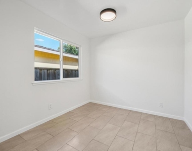 700 Gull Avenue - Photo Thumbnail 35