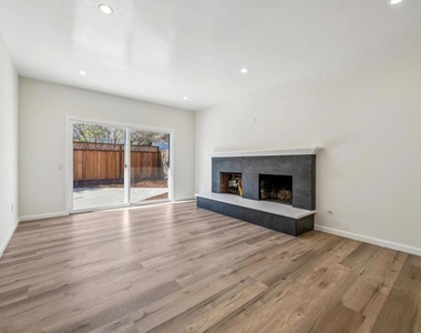 700 Gull Avenue - Photo Thumbnail 18