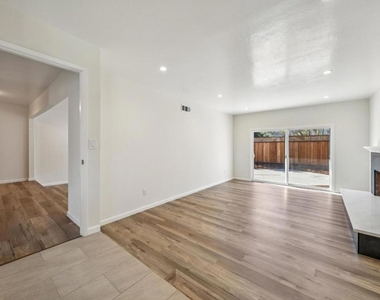 700 Gull Avenue - Photo Thumbnail 17