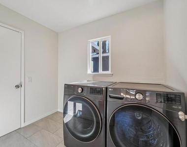 700 Gull Avenue - Photo Thumbnail 38