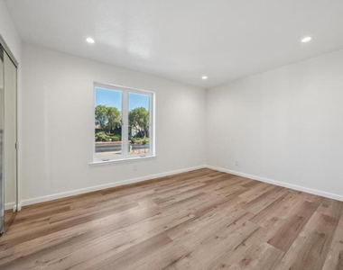 700 Gull Avenue - Photo Thumbnail 60
