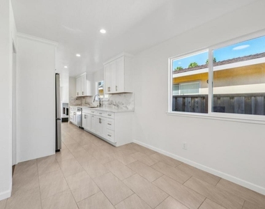 700 Gull Avenue - Photo Thumbnail 37