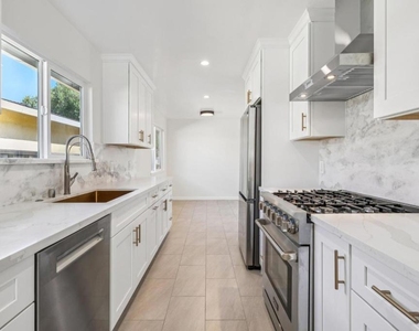 700 Gull Avenue - Photo Thumbnail 27