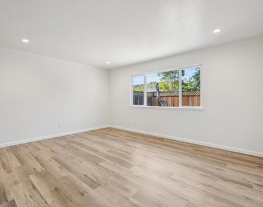 700 Gull Avenue - Photo Thumbnail 45