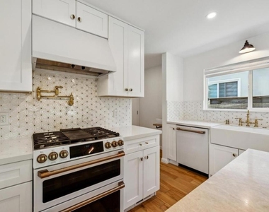 830 Robin Lane - Photo Thumbnail 27
