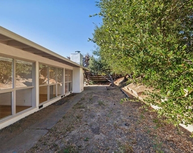 830 Robin Lane - Photo Thumbnail 49