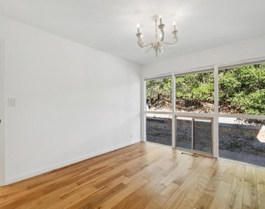830 Robin Lane - Photo Thumbnail 37