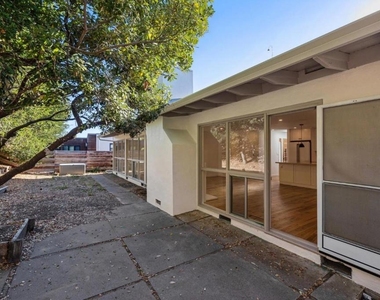 830 Robin Lane - Photo Thumbnail 24