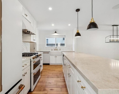 830 Robin Lane - Photo Thumbnail 16