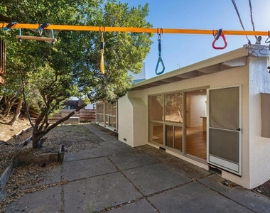 830 Robin Lane - Photo Thumbnail 23