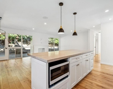 830 Robin Lane - Photo Thumbnail 20