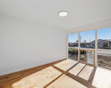 830 Robin Lane - Photo Thumbnail 30