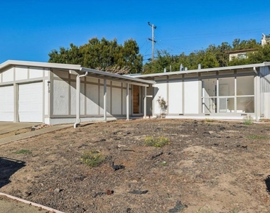 830 Robin Lane - Photo Thumbnail 1