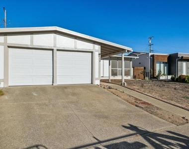 830 Robin Lane - Photo Thumbnail 2