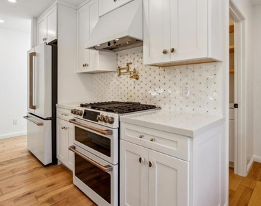 830 Robin Lane - Photo Thumbnail 18